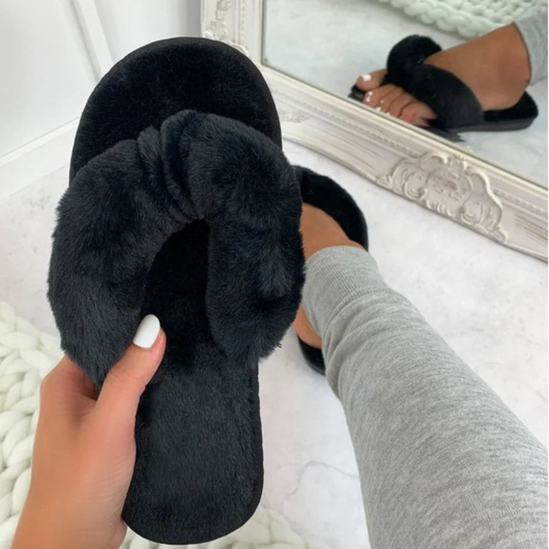 Cozy Fluffy Flip Flop Slippers – Warm Faux Fur Slippers for Women